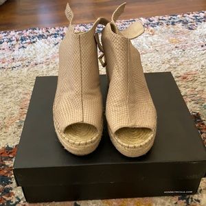 Kenneth Cole Olivia wedge with box